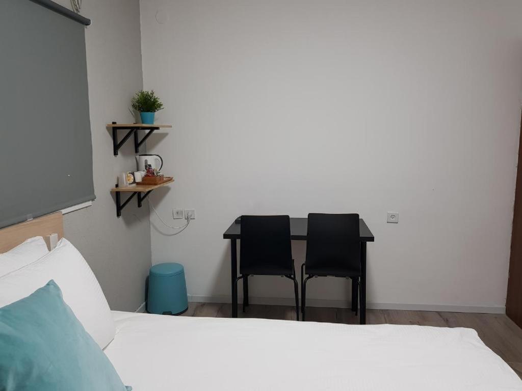 Airport Guest House Or Yehuda エクステリア 写真